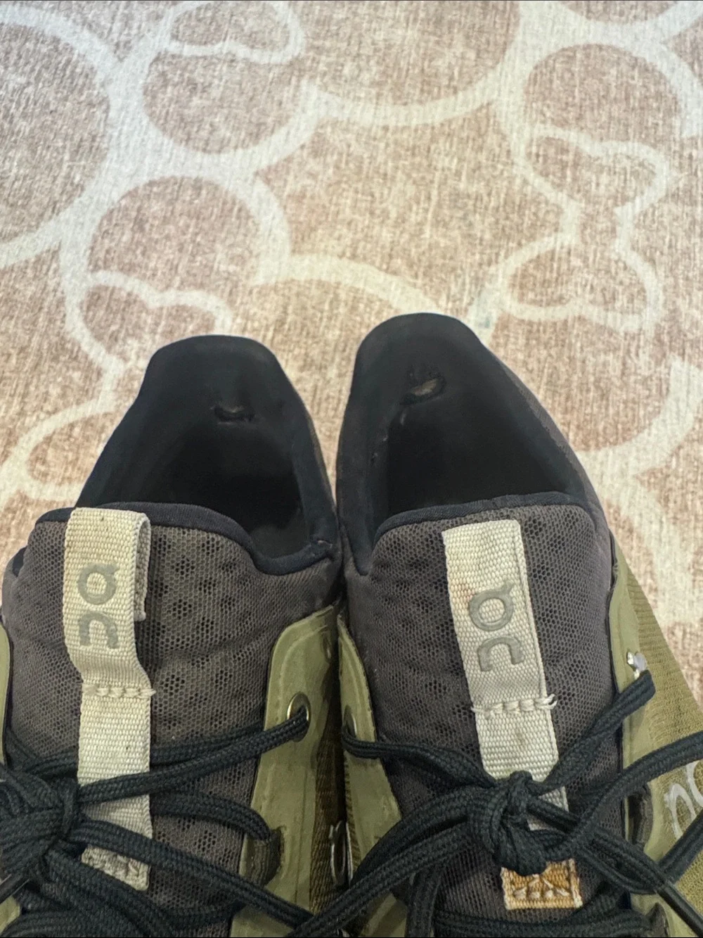 On Running Men's Ultra waterproof Olive with Black Accents size 11.5